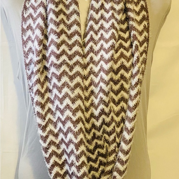 Fuzzy Chevron Pattern Scarf Brown - Picture 8 of 11